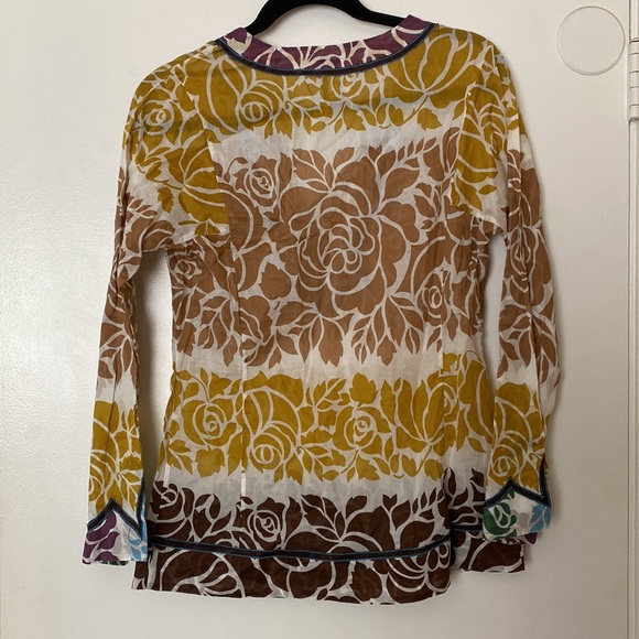 Floral top - Picture 3 of 3